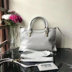 Balenciaga Classic Metallic Edge City Borse Imitazioni agnello con fessure per sabbiatura Beige Dupe Perfetta Cloni Firmate Balenciaga Classic Metallic Edge City Borse Imitazioni agnello con fessure per sabbiatura Beige imitazioni