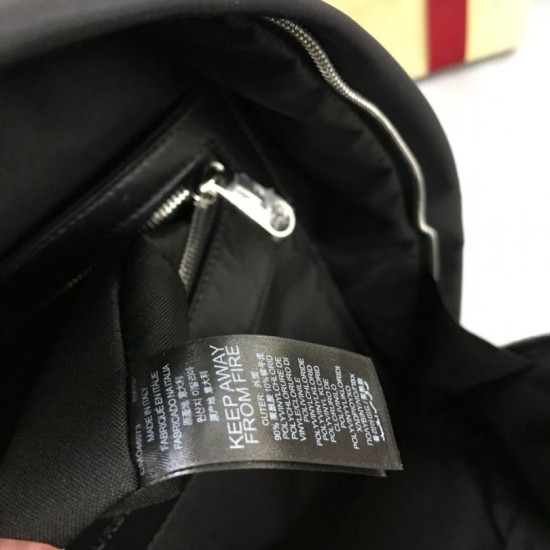 Cloni Firmate Zaino ECONYL Logo Burberry stampa  imitazioni