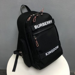 Zaino Buris Nevis grande dettaglio logo Burberry Dupe Perfetta Cloni Firmate Zaino Buris Nevis grande dettaglio logo Burberry imitazioni