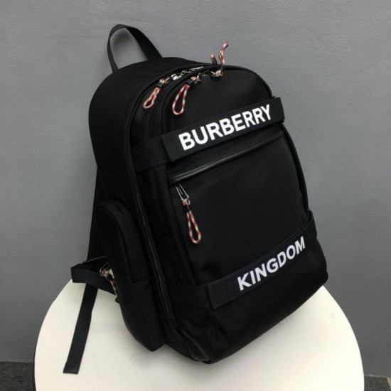 Zaino Buris Nevis grande dettaglio logo Burberry Dupe Perfetta Cloni Firmate Zaino Buris Nevis grande dettaglio logo Burberry imitazioni