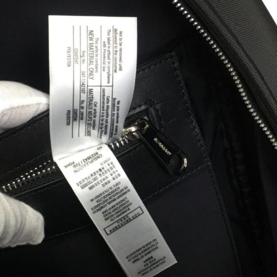 Zaino Buris Nevis grande dettaglio logo Burberry Dupe Perfetta Cloni Firmate Zaino Buris Nevis grande dettaglio logo Burberry imitazioni