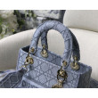 Borsa a spalla ricamata Christian Dior Medium Lady D-Lite blu Borsa a spalla ricamata Christian Dior Medium Lady D-Lite blu