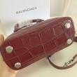 Borsa a tracolla Balenciaga Ville XXS con manico in pelle stampa coccodrillo Claret