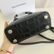 Imitazioni borse griffate a tracolla Balenciaga Ville XXS in pelle stampata coccodrillo nera
