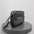 Borsa per fotocamera piccola Balenciaga Everyday liscia vitello nera
