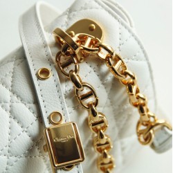 Dupe Christian Dior Borsa Dior Caro Bianca imitazioni perfette Replica Christian Dior Borsa Dior Caro Bianca Griffate