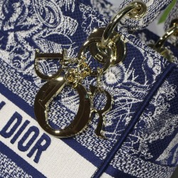 Dupe Borse Imitazioni Christian Dior Medium Lady D-Lite blu scuro imitazioni perfette Replica Borse Imitazioni Christian Dior Medium Lady D-Lite blu scuro Griffate