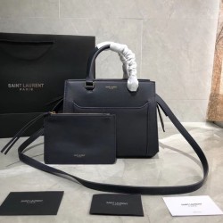 Imitazione Borse Firmate Replica tote YSL Saint Laurent East Side piccola in pelle liscia 554116 Blu navy Dupe Perfetta Cloni Firmate Imitazione Borse Firmate Replica tote YSL Saint Laurent East Side piccola in pelle liscia 554116 Blu navy imitazioni