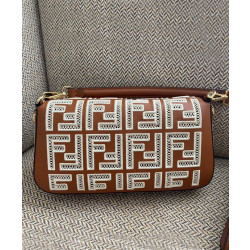Borsa Baguette In Pelle Con Ricamo FF 8BR600 Caffè