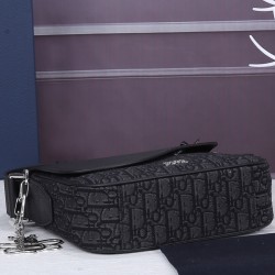 Replica Borsa messenger Christian Dior Mini Saddle nera Griffate