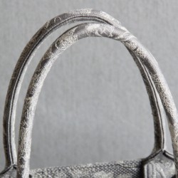 Dupe Imitazione Christian Dior Borsa piccola Dior Book Tote grigia imitazioni perfette Replica Imitazione Christian Dior Borsa piccola Dior Book Tote grigia Griffate