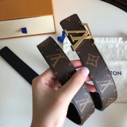Replica Qualità superiore replica LV Initiales 30MM Cintura reversibile Monogram M9453T Griffate