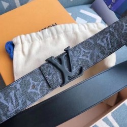 Dupe Qualità superiore replica LV Shape 40MM Cintura reversibile Monogram Relief MP281V imitazioni perfette Replica Qualità superiore replica LV Shape 40MM Cintura reversibile Monogram Relief MP281V Griffate