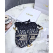 Sella Christian Dior Borsa obliqua originale in tela ricamata Blu scuro Sella Christian Dior Borsa obliqua originale in tela ricamata Blu scuro