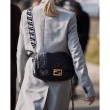 Borsa baguette grande con logo FF nera