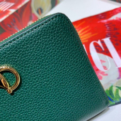 Pari all'originale replica Dettagli perfetti Portafoglio Zumi in pelle granulosa con cerniera 570661 verde