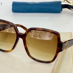 Dupe Occhiali da sole GG0825 Nero imitazioni perfette Replica Occhiali da sole GG0825 Nero Griffate