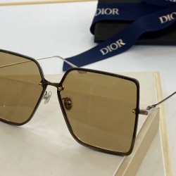 Dupe Occhiali da sole quadrati sfumati Dior Marroni imitazioni perfette Replica Occhiali da sole quadrati sfumati Dior Marroni Griffate