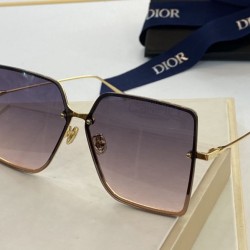 Dupe Occhiali da sole quadrati sfumati Dior marrone chiaro imitazioni perfette Replica Occhiali da sole quadrati sfumati Dior marrone chiaro Griffate