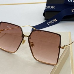 Dupe Occhiali da sole quadrati sfumati Dior marrone chiaro imitazioni perfette Replica Occhiali da sole quadrati sfumati Dior marrone chiaro Griffate