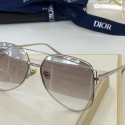 Dupe Occhiali da sole quadrati sfumati Dior stellaire Argento imitazioni perfette Replica Occhiali da sole quadrati sfumati Dior stellaire Argento Griffate