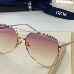 Dupe Occhiali da sole quadrati sfumati Dior Diorstellaire Marroni imitazioni perfette Replica Occhiali da sole quadrati sfumati Dior Diorstellaire Marroni Griffate