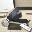 Pari all'originale replica Cintura GG Supreme con fibbia G nera 411924