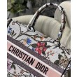 Tote per libri Christian Dior piccola Dior bianca