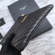 Dettagli perfetti YSL Saint Laurent Custodia per tablet Monogram Matelasse nera Dettagli perfetti YSL Saint Laurent Custodia per tablet Monogram Matelasse nera