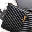 Dettagli perfetti YSL Saint Laurent Custodia per tablet Monogram Matelasse nera Dettagli perfetti YSL Saint Laurent Custodia per tablet Monogram Matelasse nera