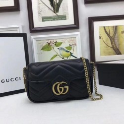 GG Marmont matelasse Borsa in pelle Super Mini 476433 Nero