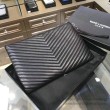 Dettagli perfetti Pochette Saint Laurent nera con hardware argento