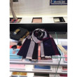 Classic Large Check Sciarpa Navy di Cashmere Classic Large Check Sciarpa Navy di Cashmere