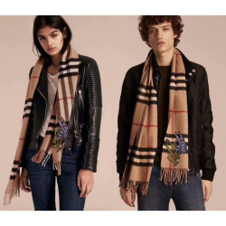 Qualità superiore replica Sciarpa Classic Cashmere con Cammelli Motivi