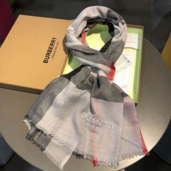 Replica 1:1 Scialle in cashmere con motivo check classico Burberry 75 x 205 grigio Outlet Scialle in cashmere con motivo check classico Burberry 75 x 205 grigio imitazioni perfette