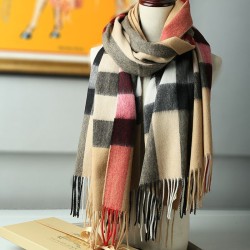 Replica 1:1 Pari all'originale replica Scialle in cashmere con motivo check classico Burberry 70 x 200 marrone Outlet Pari all'originale replica Scialle in cashmere con motivo check classico Burberry 70 x 200 marrone imitazioni perfette