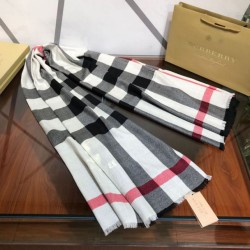 Replica 1:1 Scialle in cashmere con motivo check classico Burberry 70 x 200 nero Outlet Scialle in cashmere con motivo check classico Burberry 70 x 200 nero imitazioni perfette
