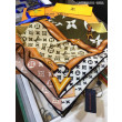Dettagli perfetti Confidential Monogram Square 140 Khaki Dettagli perfetti Confidential Monogram Square 140 Khaki