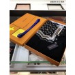 falso Scialle Monogram Studdy Denim Nero