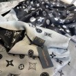 falso Sciarpa in cashmere con monogramma pop gigante Gay