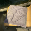 Monogram Classic Shine Shawl 140 grigio Monogram Classic Shine Shawl 140 grigio