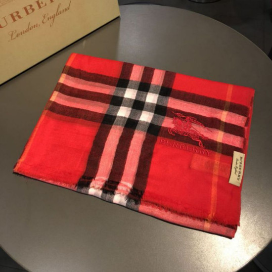 Qualità superiore replica Scialle Burberry Classic Horse Cashmere Rosso Qualità superiore replica Scialle Burberry Classic Horse Cashmere Rosso