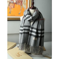 Scialle in cashmere con motivo check classico Burberry 70 x 200 grigio