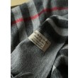 Scialle in cashmere con motivo check classico Burberry 70 x 200 grigio