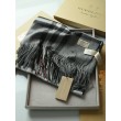 Scialle in cashmere con motivo check classico Burberry 70 x 200 grigio