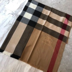 Scialle in cashmere con motivo check classico Burberry 70 x 200 marrone imitazioni perfette