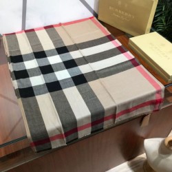 Scialle in cashmere con motivo check classico Burberry 70 x 200 marrone imitazioni perfette