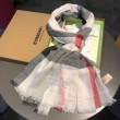 Scialle in cashmere con motivo check classico Burberry 75 x 205 bianco