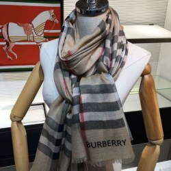 Scialle in cashmere con motivo check classico Burberry marrone imitazioni perfette