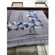 Scialle in seta monogramma classico Azzurro 140 Scialle in seta monogramma classico Azzurro 140